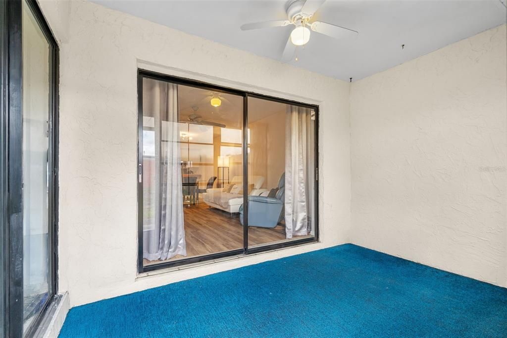 For Sale: $224,900 (2 beds, 2 baths, 935 Square Feet)
