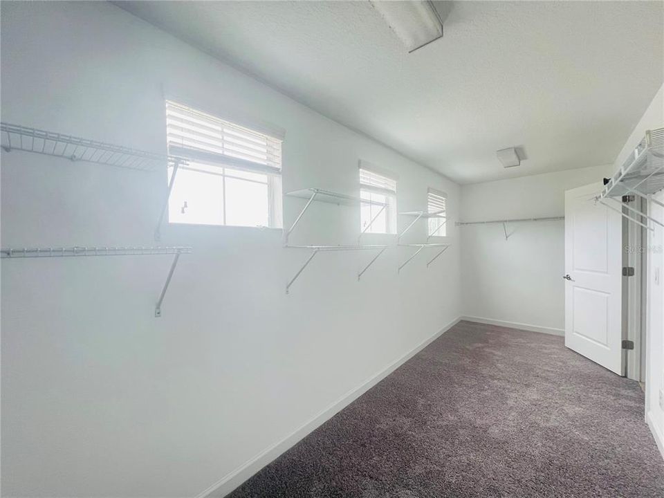 En Renta: $2,950 (4 camas, 2 baños, 2571 Pies cuadrados)