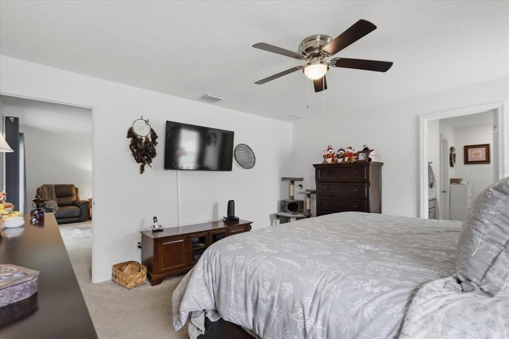 For Sale: $469,000 (4 beds, 2 baths, 1806 Square Feet)