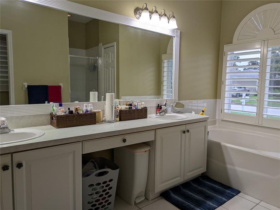 For Rent: $3,900 (3 beds, 2 baths, 1869 Square Feet)