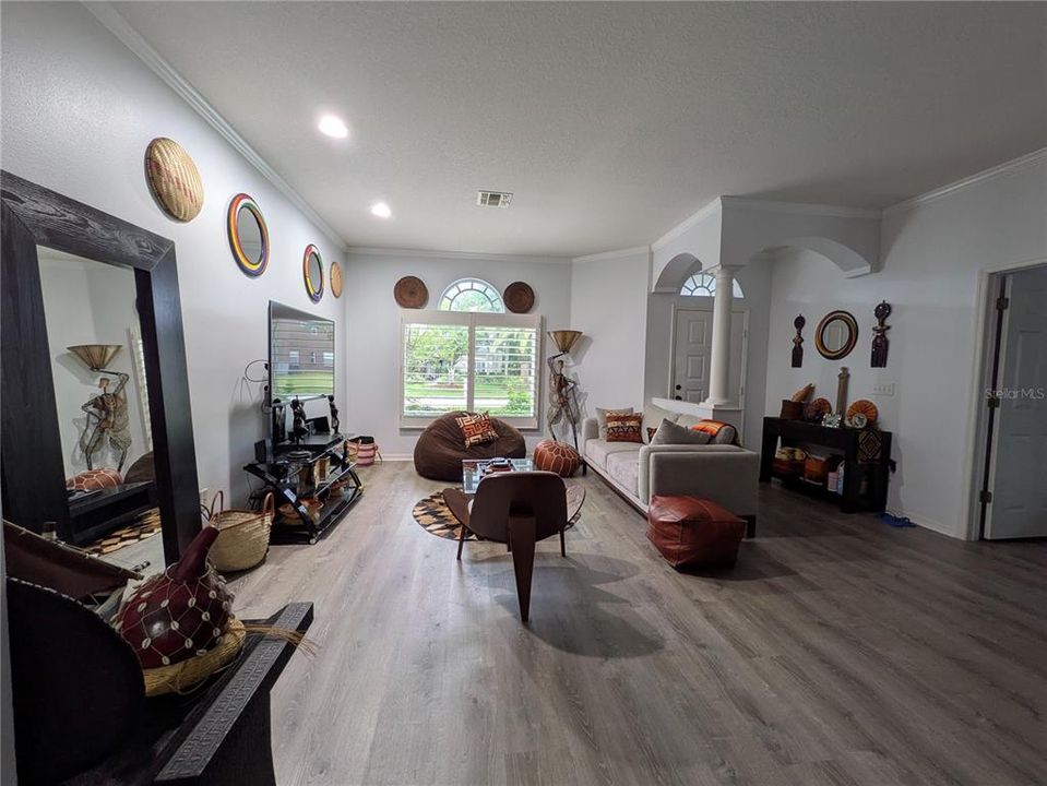 For Rent: $3,900 (3 beds, 2 baths, 1869 Square Feet)
