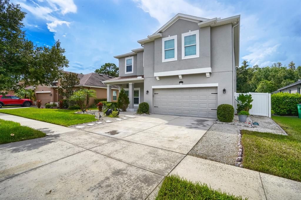 For Sale: $530,000 (5 beds, 3 baths, 2576 Square Feet)