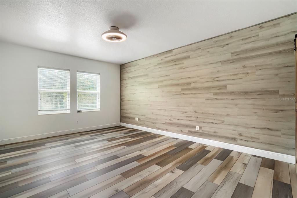 For Sale: $530,000 (5 beds, 3 baths, 2576 Square Feet)