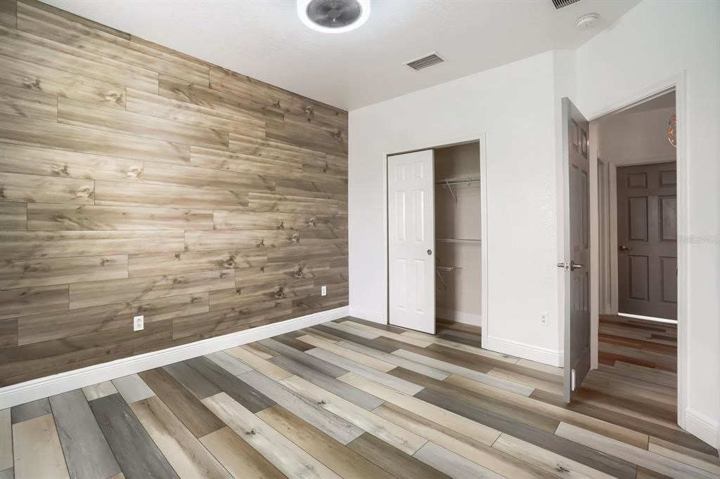 For Sale: $530,000 (5 beds, 3 baths, 2576 Square Feet)