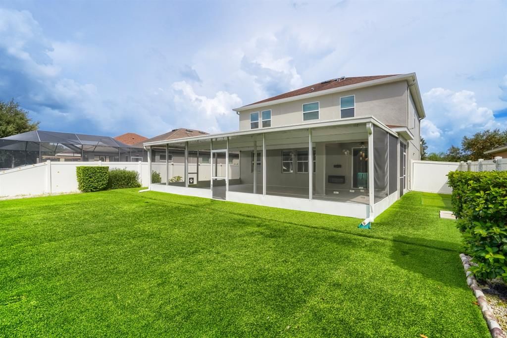 For Sale: $530,000 (5 beds, 3 baths, 2576 Square Feet)