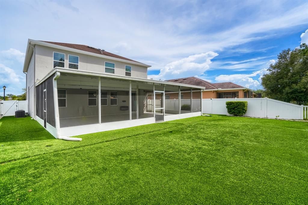 For Sale: $530,000 (5 beds, 3 baths, 2576 Square Feet)