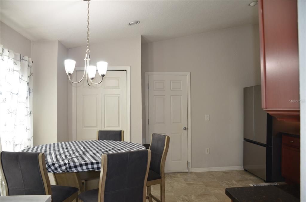 For Sale: $270,000 (3 beds, 2 baths, 1499 Square Feet)