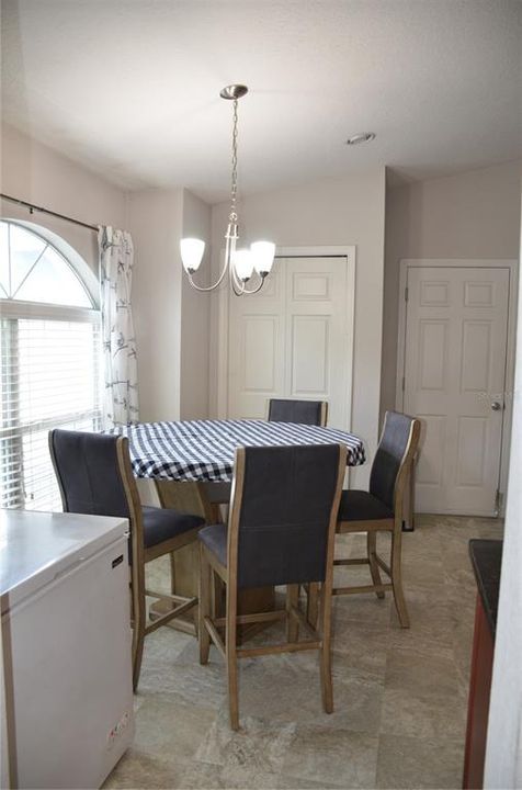 For Sale: $270,000 (3 beds, 2 baths, 1499 Square Feet)