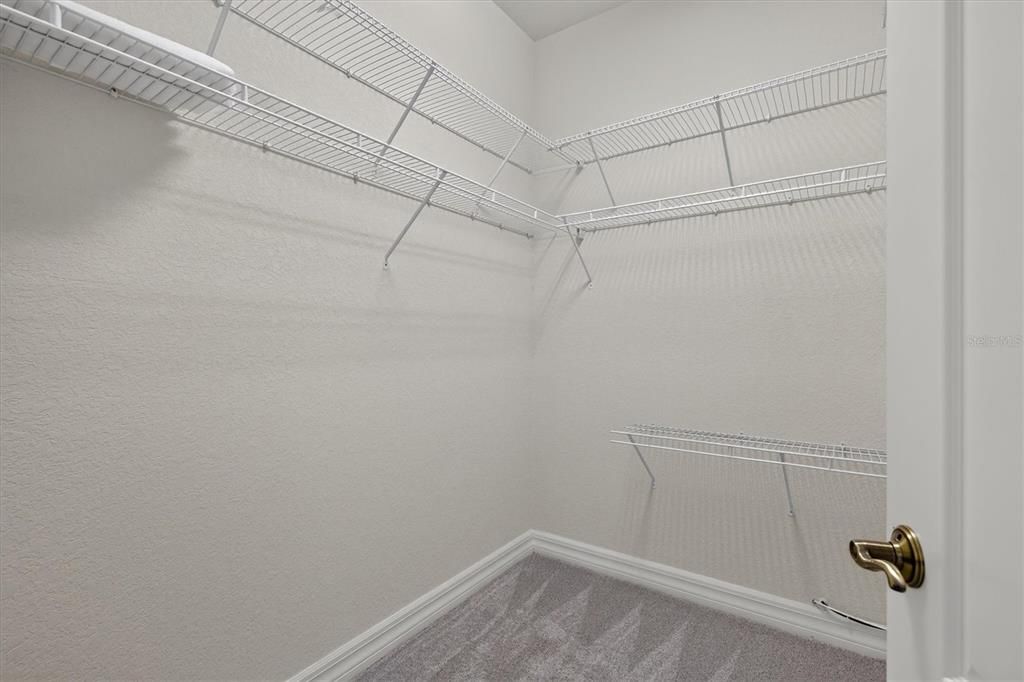 En Venta: $479,000 (3 camas, 3 baños, 2599 Pies cuadrados)