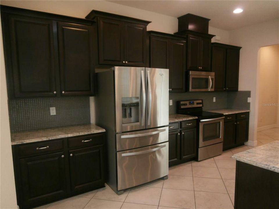 For Rent: $3,600 (4 beds, 3 baths, 2571 Square Feet)