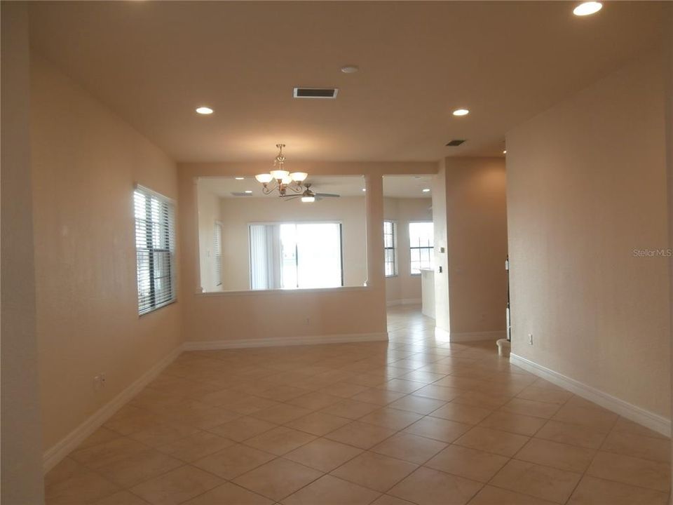 For Rent: $3,600 (4 beds, 3 baths, 2571 Square Feet)