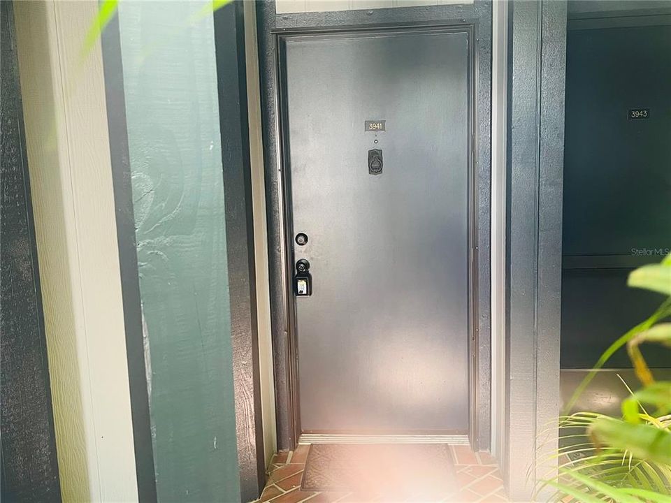 For Rent: $1,650 (2 beds, 2 baths, 820 Square Feet)
