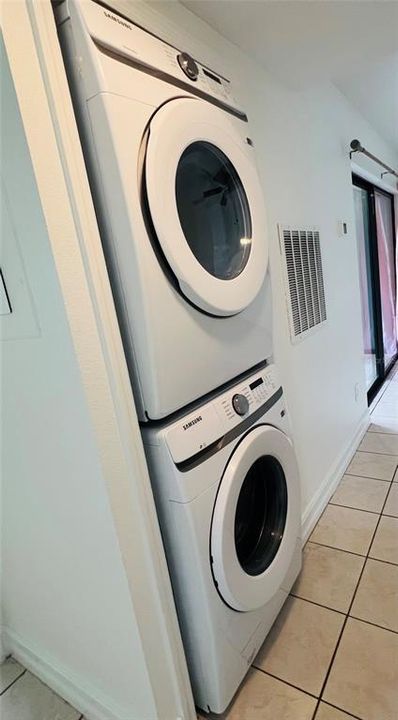 For Rent: $1,650 (2 beds, 2 baths, 820 Square Feet)