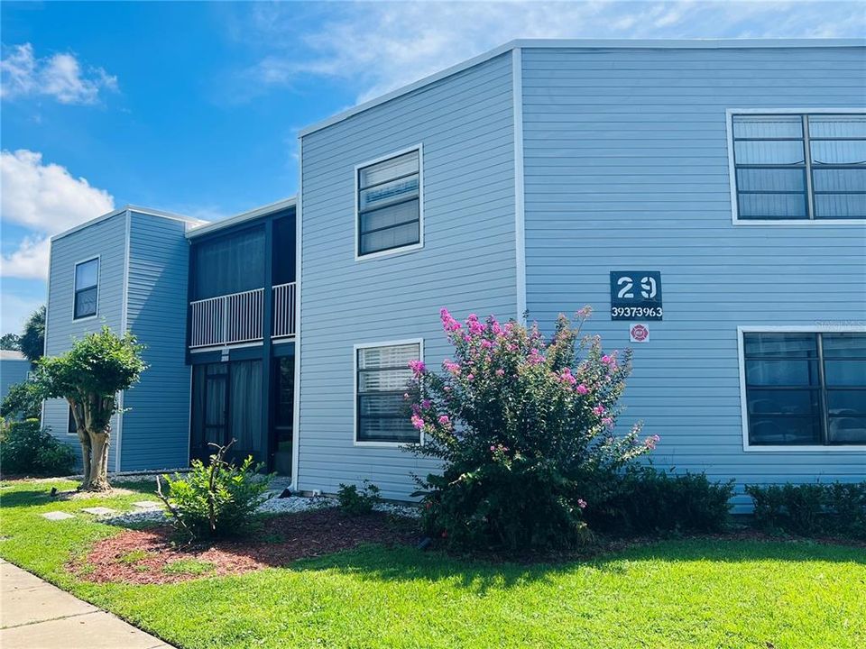For Rent: $1,650 (2 beds, 2 baths, 820 Square Feet)