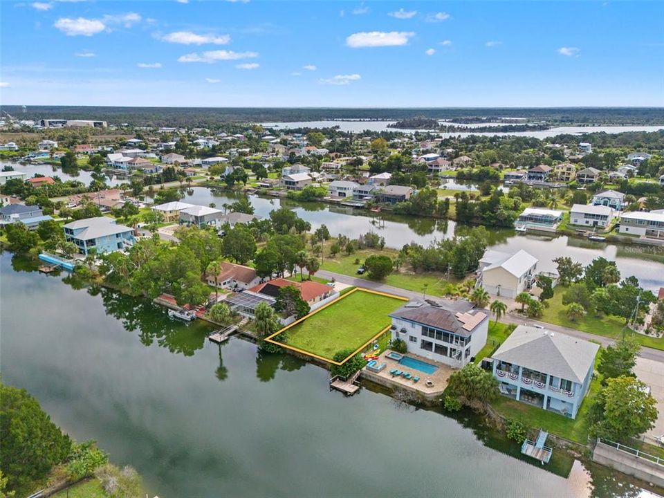 На продажу: $125,000 (0.16 acres)