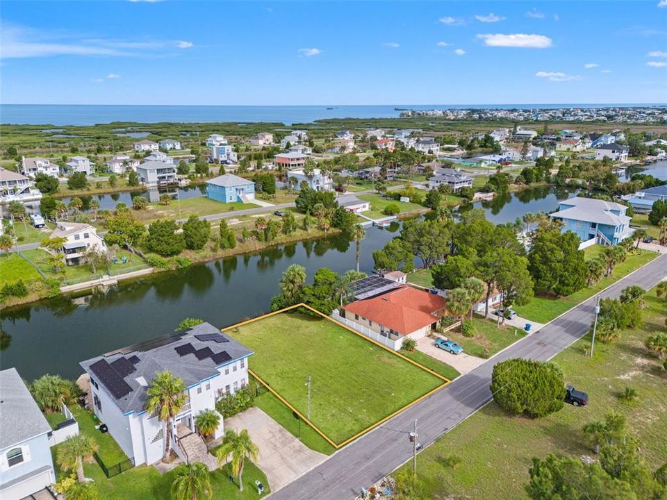 На продажу: $125,000 (0.16 acres)