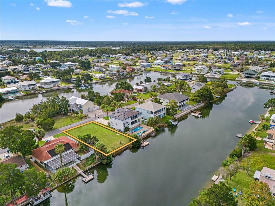 На продажу: $125,000 (0.16 acres)