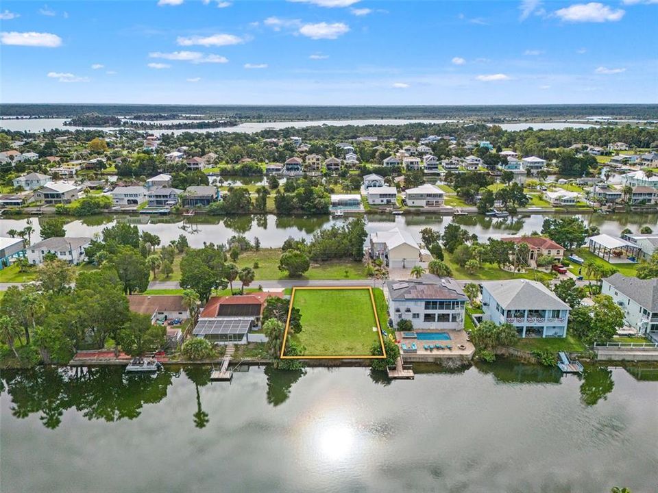 На продажу: $125,000 (0.16 acres)