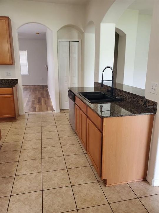 En Venta: $359,900 (6 camas, 3 baños, 2992 Pies cuadrados)