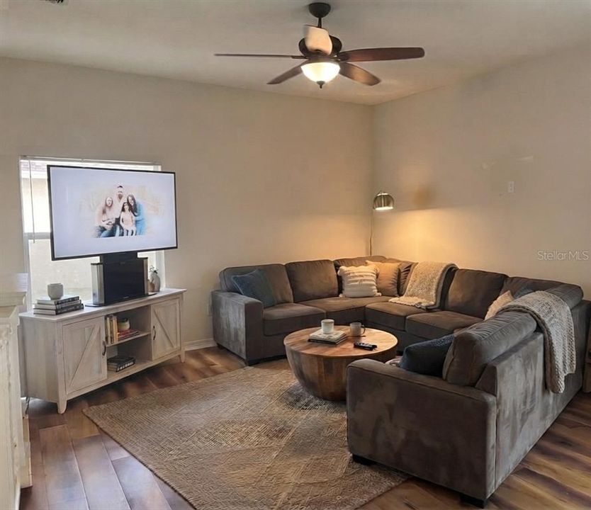 En Venta: $359,900 (6 camas, 3 baños, 2992 Pies cuadrados)