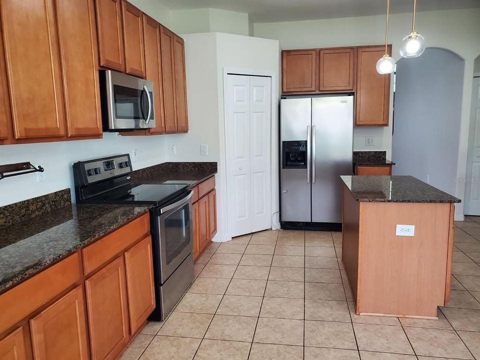 En Venta: $359,900 (6 camas, 3 baños, 2992 Pies cuadrados)
