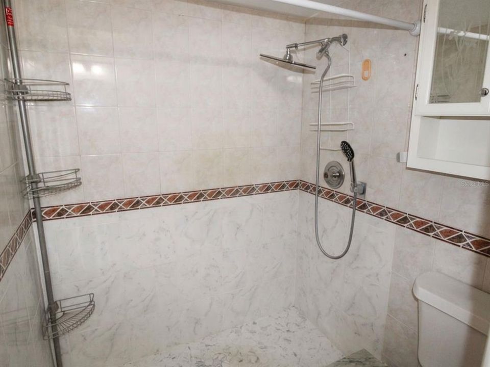 En Venta: $290,000 (2 camas, 2 baños, 1063 Pies cuadrados)