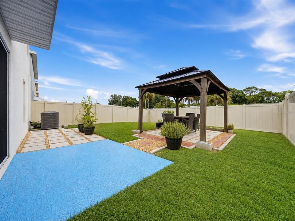 For Sale: $379,900 (5 beds, 3 baths, 2428 Square Feet)