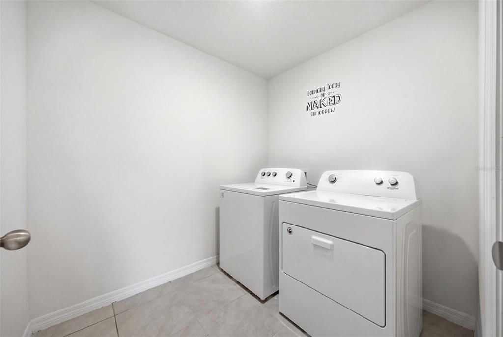 For Sale: $379,900 (5 beds, 3 baths, 2428 Square Feet)