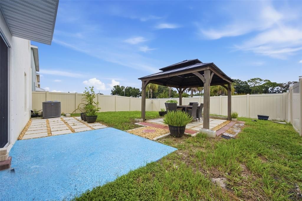 For Sale: $379,900 (5 beds, 3 baths, 2428 Square Feet)