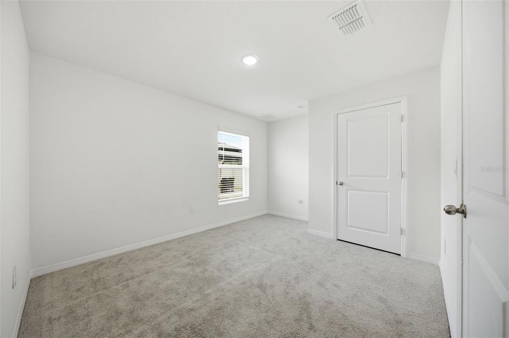 For Sale: $379,900 (5 beds, 3 baths, 2428 Square Feet)
