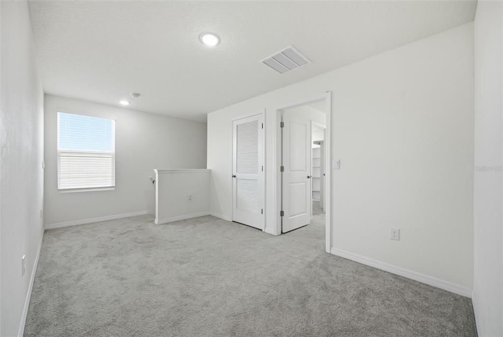 For Sale: $379,900 (5 beds, 3 baths, 2428 Square Feet)
