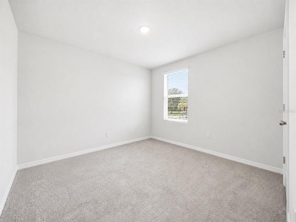 For Sale: $379,900 (5 beds, 3 baths, 2428 Square Feet)