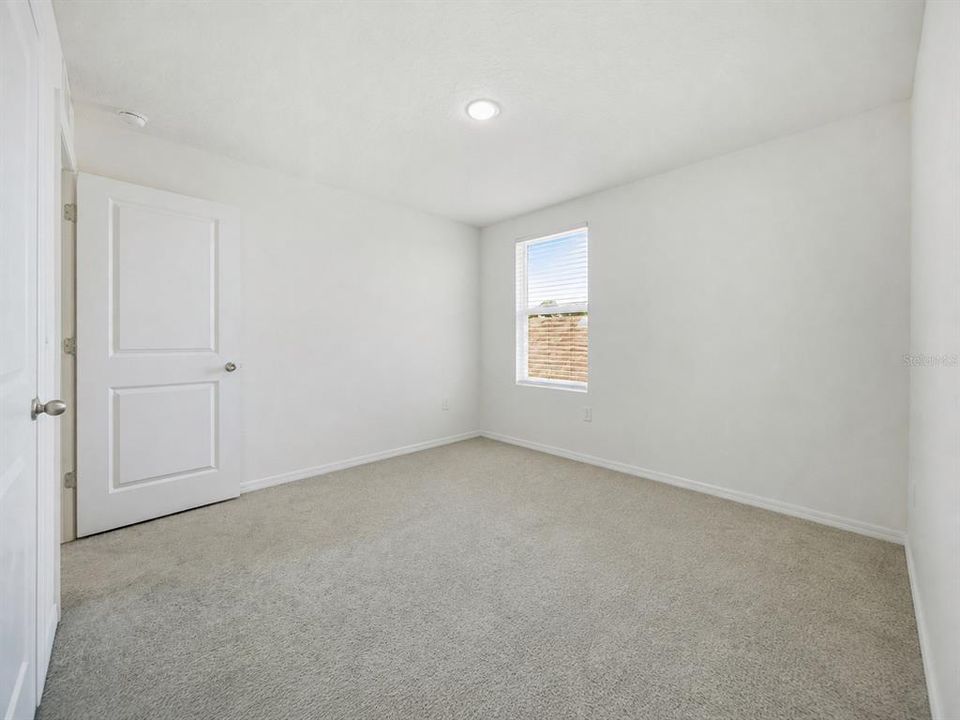 For Sale: $379,900 (5 beds, 3 baths, 2428 Square Feet)