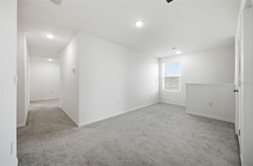 For Sale: $379,900 (5 beds, 3 baths, 2428 Square Feet)