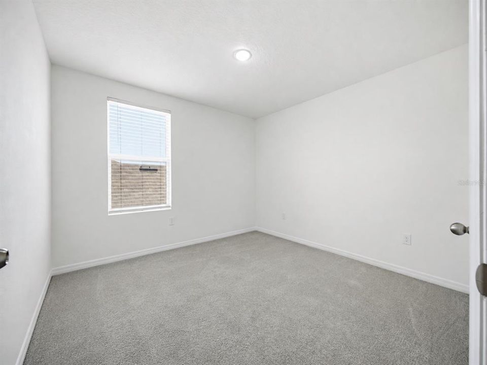 For Sale: $379,900 (5 beds, 3 baths, 2428 Square Feet)