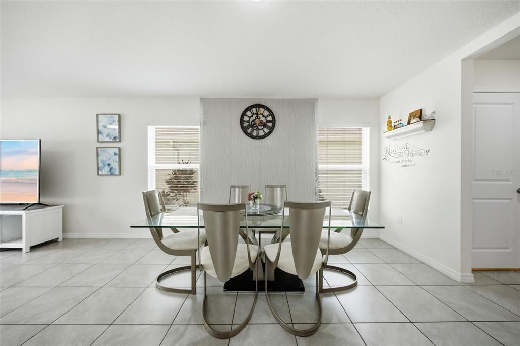 For Sale: $379,900 (5 beds, 3 baths, 2428 Square Feet)