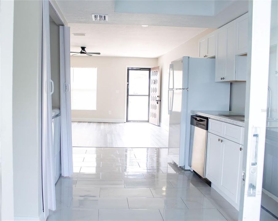 For Sale: $240,000 (2 beds, 2 baths, 1200 Square Feet)