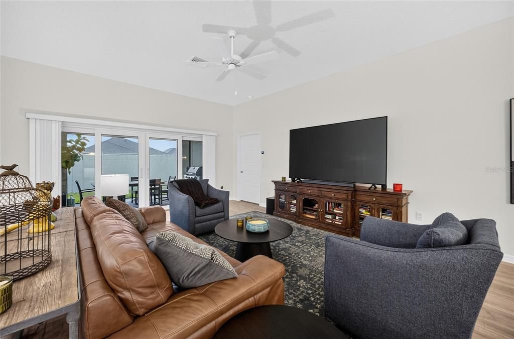 Active With Contract: $499,900 (3 beds, 2 baths, 1953 Square Feet)