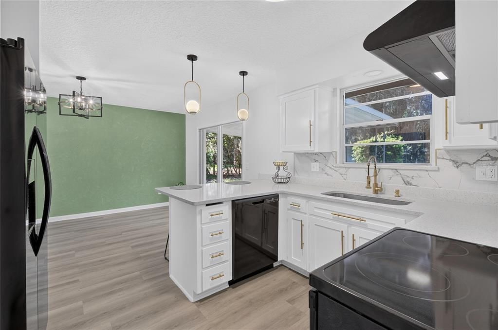 For Sale: $290,000 (3 beds, 2 baths, 1459 Square Feet)
