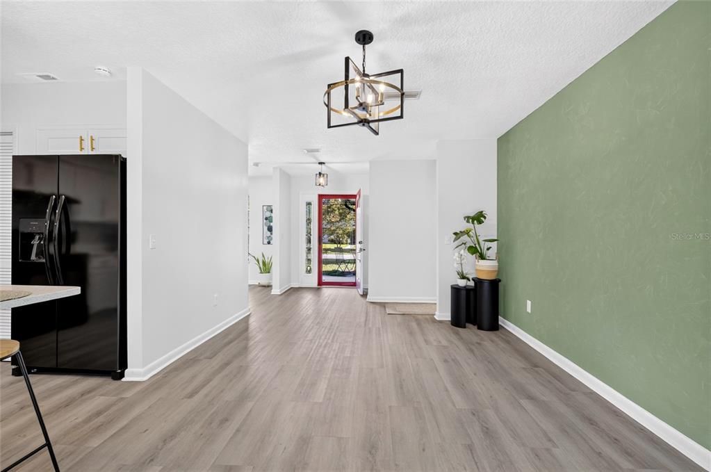 For Sale: $290,000 (3 beds, 2 baths, 1459 Square Feet)