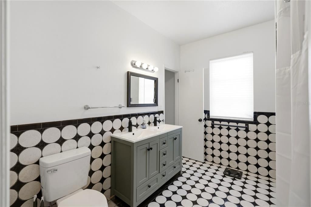 En Venta: $399,000 (3 camas, 2 baños, 1964 Pies cuadrados)