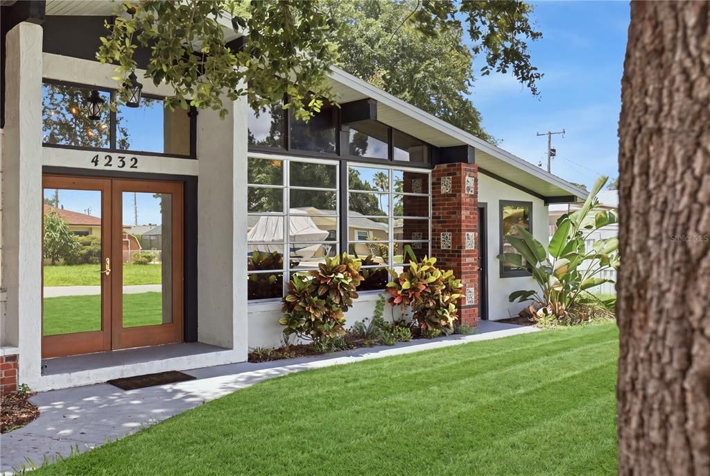 En Venta: $399,000 (3 camas, 2 baños, 1964 Pies cuadrados)
