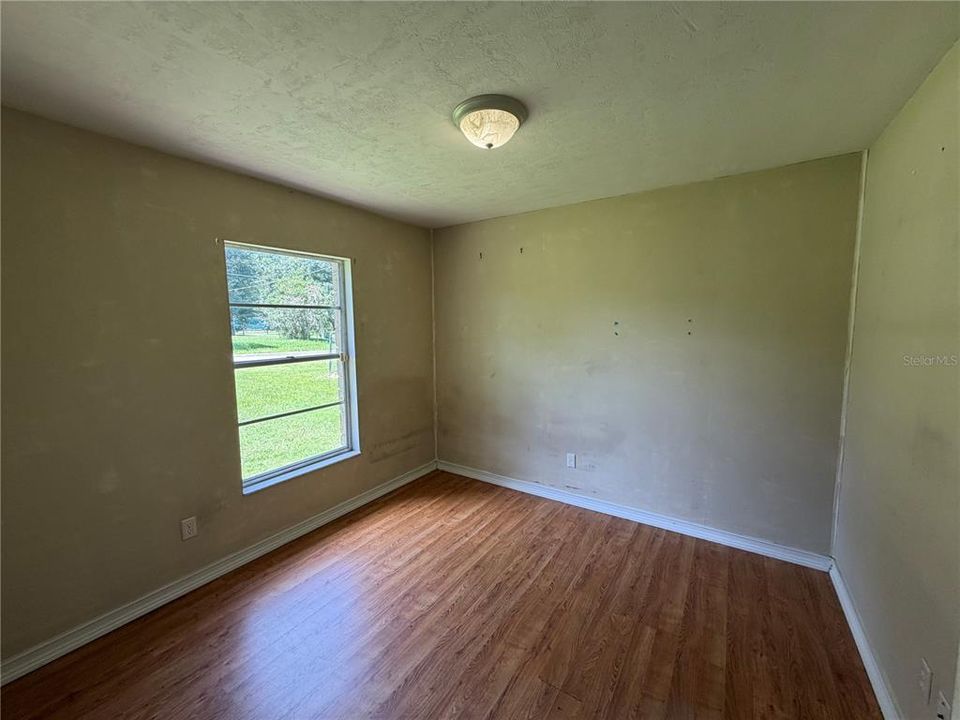 For Sale: $133,000 (3 beds, 1 baths, 1312 Square Feet)