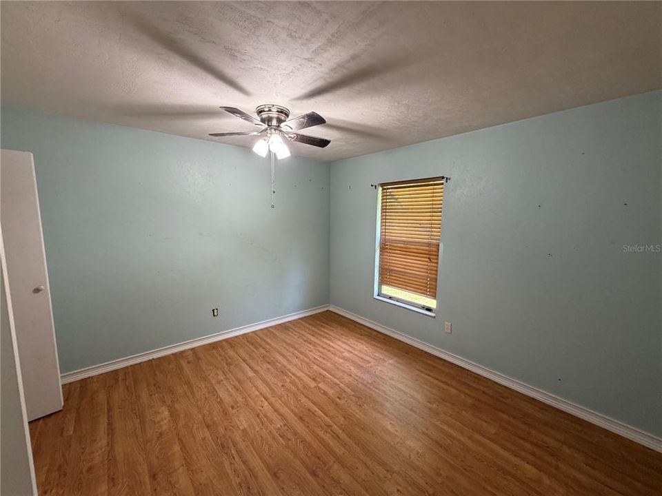For Sale: $133,000 (3 beds, 1 baths, 1312 Square Feet)