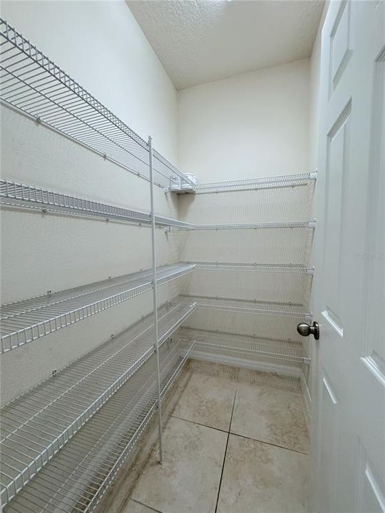 В аренду: $2,800 (4 спален, 2 ванн, 1860 Квадратных фут)