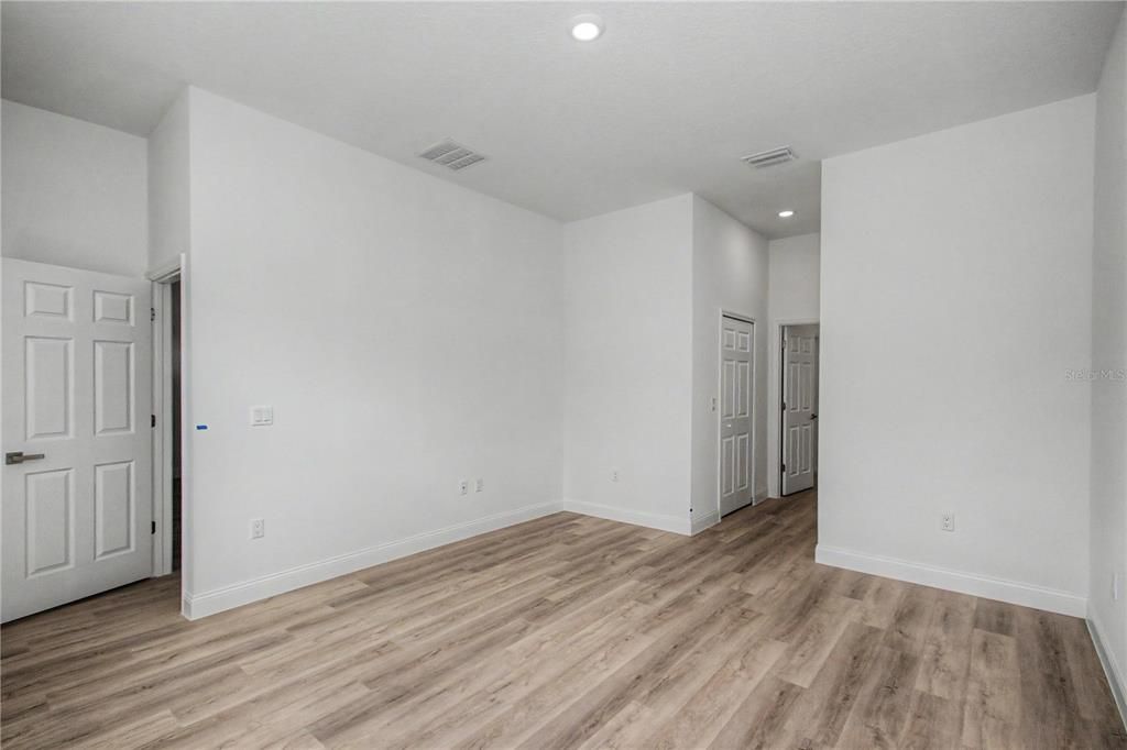 For Sale: $304,900 (4 beds, 2 baths, 1859 Square Feet)