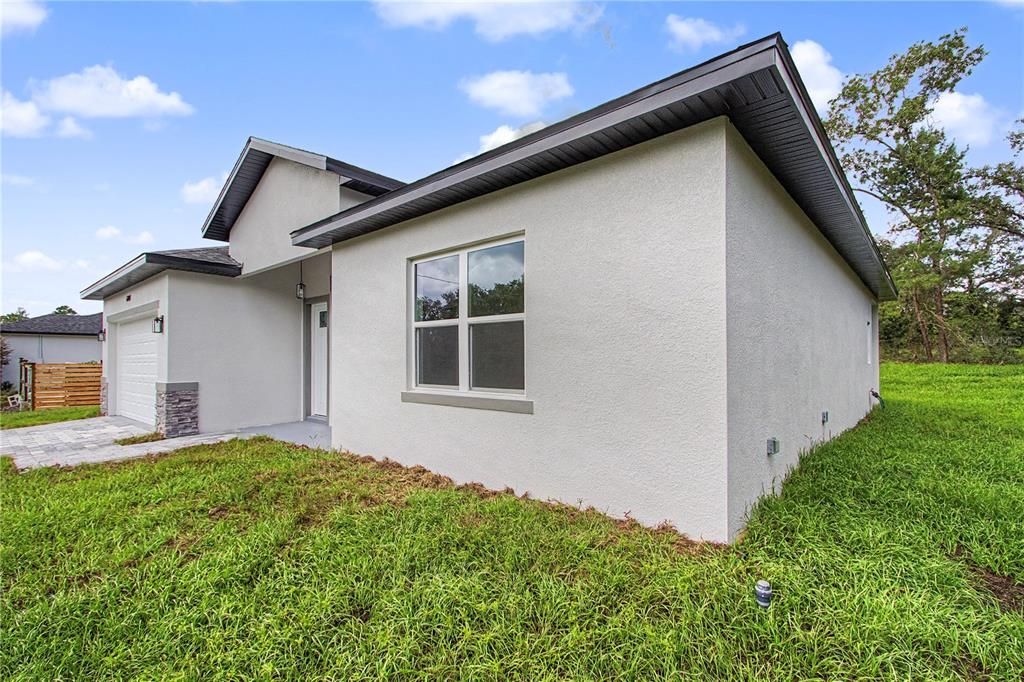 For Sale: $304,900 (4 beds, 2 baths, 1859 Square Feet)