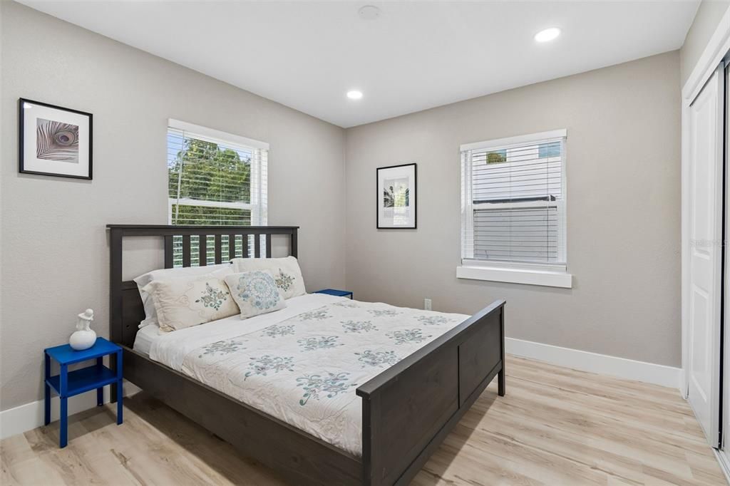 For Rent: $3,995 (4 beds, 2 baths, 1339 Square Feet)