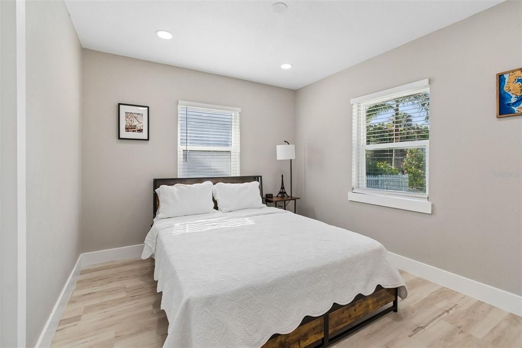For Rent: $3,995 (4 beds, 2 baths, 1339 Square Feet)