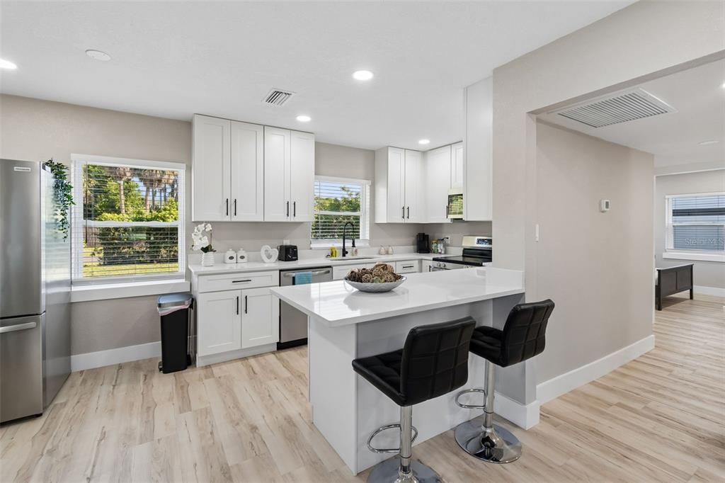 For Rent: $3,995 (4 beds, 2 baths, 1339 Square Feet)